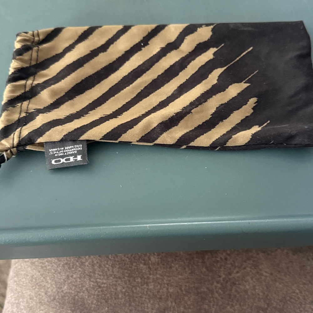 Oakley White Sunglasses with Yellow Lenses - Picture 10 of 10